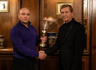 Глава и основатель фонда IFAVIS Григорий Иванович Карамалак встретился с отцом погибшего летчика, Романа Филипова.