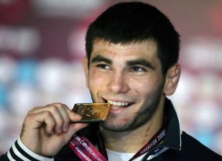 АРТУР НАЙФОНОВ ЧЕМПИОН ЕВРОПЫ ПО ВОЛЬНОЙ БОРЬБЕ ДО 86 кг.